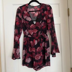 BCBGeneration Size X-Small Red Black Falling Roses Floral Bell Sleeve Romper